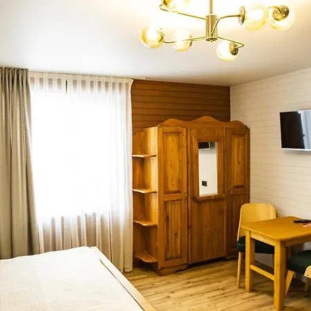 扎提硕克酒店 *